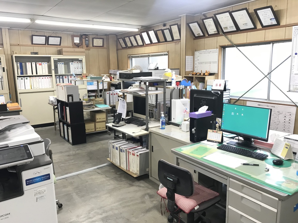 品質管理課の事務室